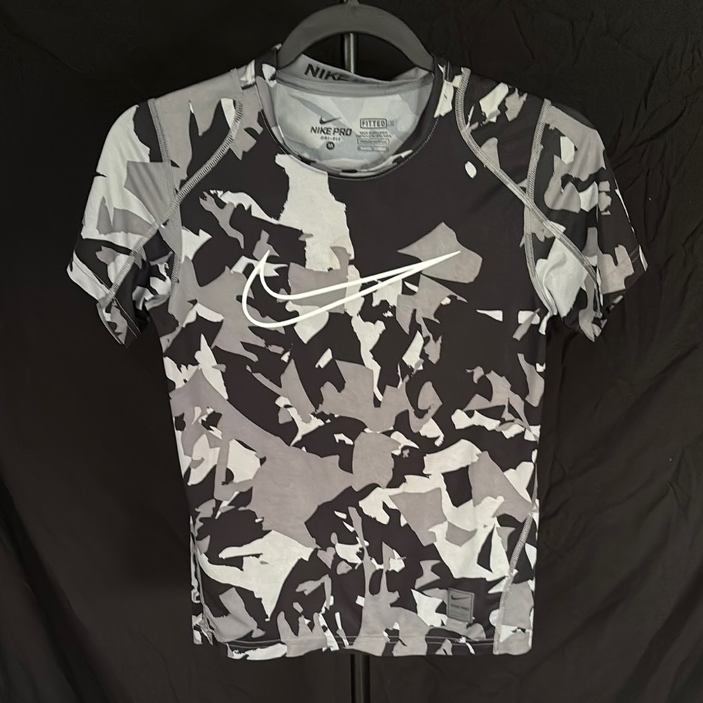 Nike Black and Gray Camo Short Sleeve Tee